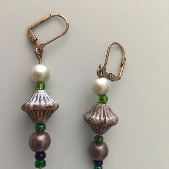 OOAK purple and green‎ beaded earrings - Picture 2 of 3